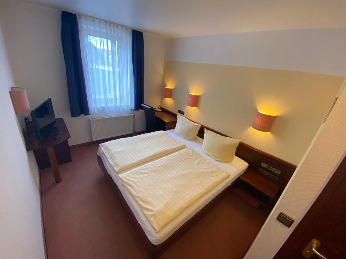 Hotel Goldener Loewe Zeulenroda-Triebes エクステリア 写真
