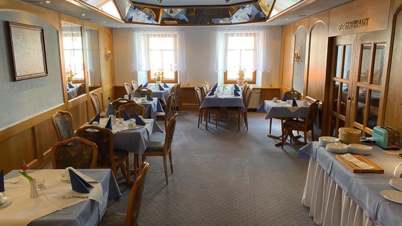 Hotel Goldener Loewe Zeulenroda-Triebes エクステリア 写真