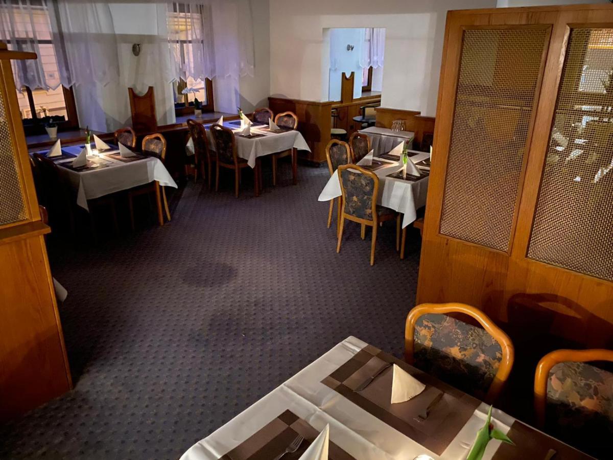 Hotel Goldener Loewe Zeulenroda-Triebes エクステリア 写真
