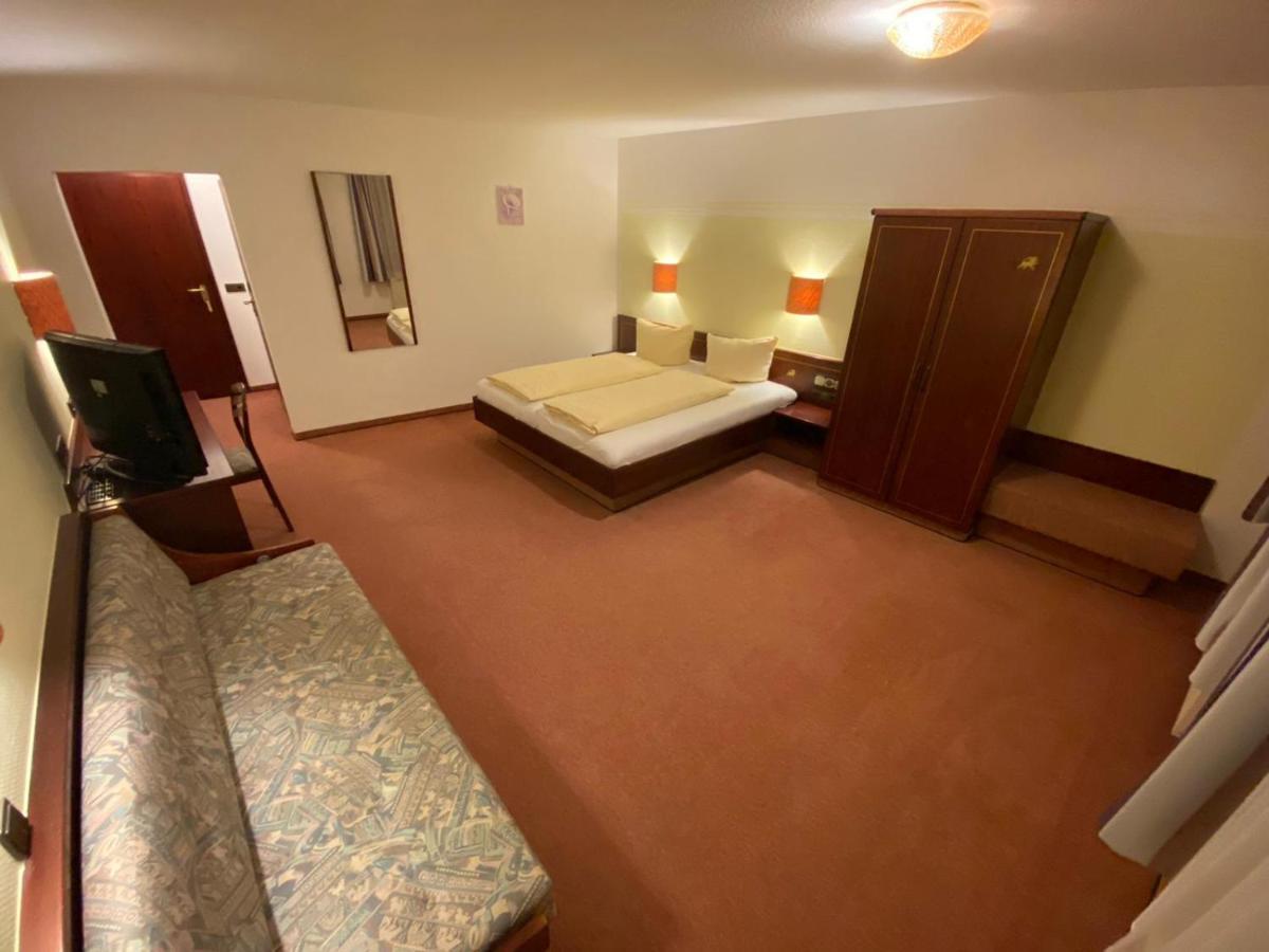 Hotel Goldener Loewe Zeulenroda-Triebes エクステリア 写真